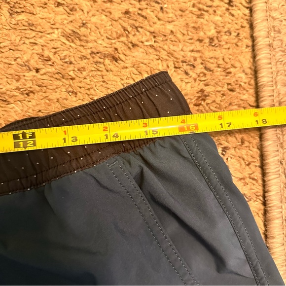 Vuori Core Lined Short 5” - Picture 2 of 4